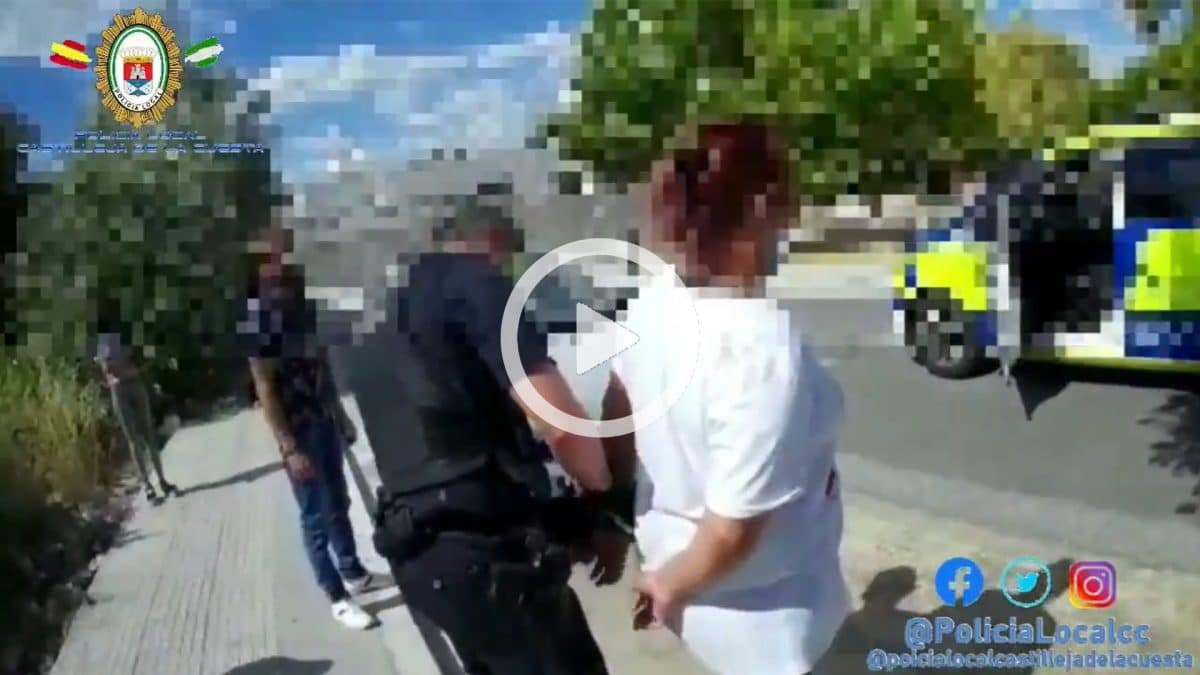 Una mujer ha sido detenida tras ser identificada por hurto y tener una requisitoria judicial