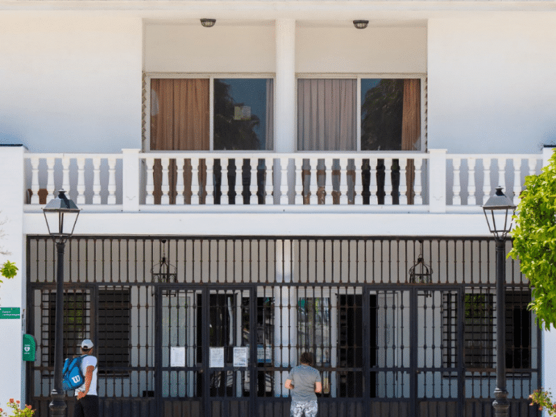 Fachada del ayuntamiento de Espartinas
