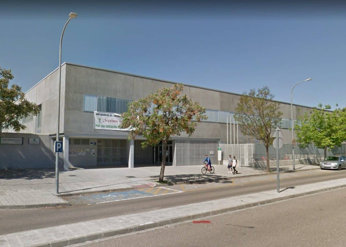 El centro público IES Palomares de Palomares del Río.
