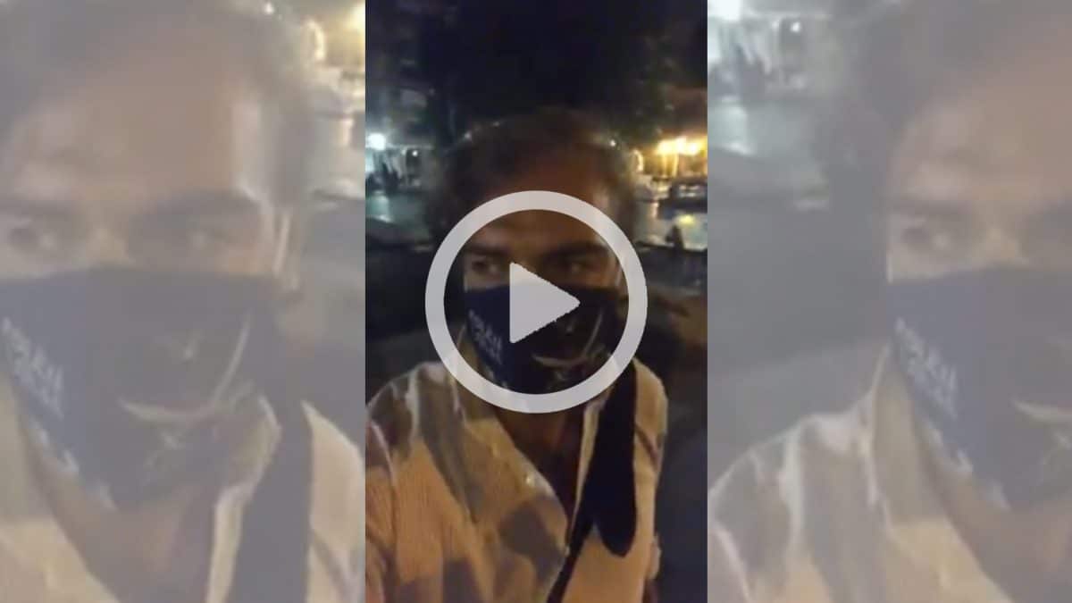 Alonso Garrido, delegado de seguridad ciudadana, patrulla la madrugada de San Juan grabando los focos de ruido.