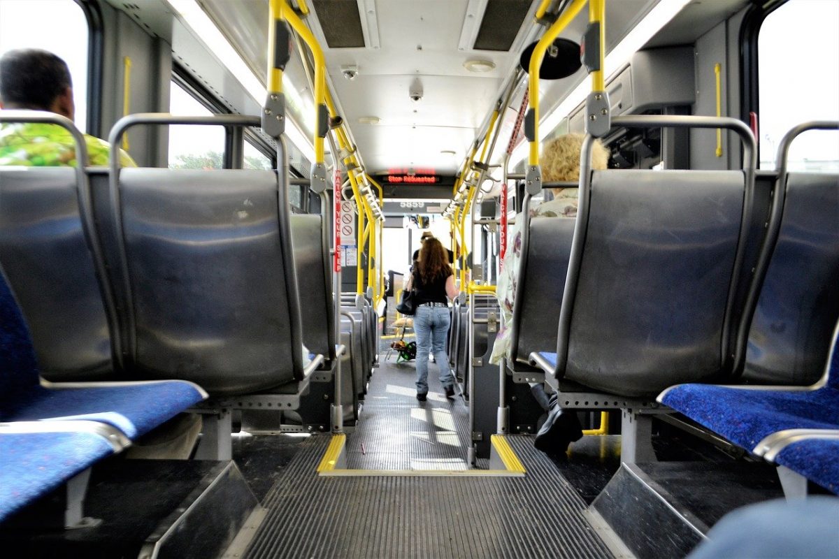 El interior de un autobús de Mairena del Aljarafe