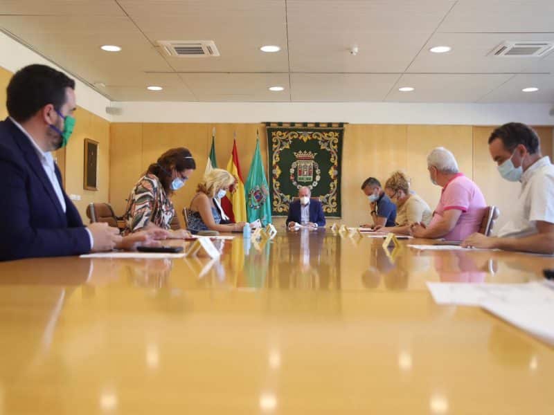 Reunión de Rodríguez Villalobos con alcaldes del Aljarafe en la Diputación de Sevilla.