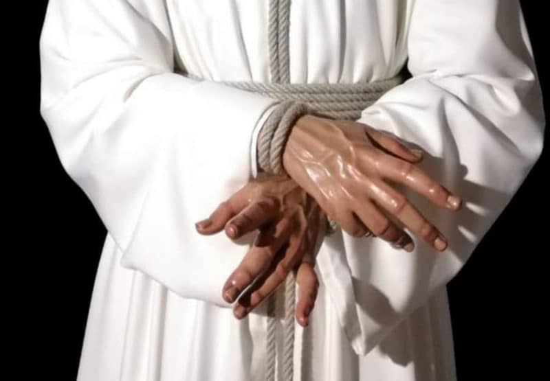 Manos de Nuestro Padre Jesús Cautivo y Rescatado, una talla de Adrián Lema Gómez.