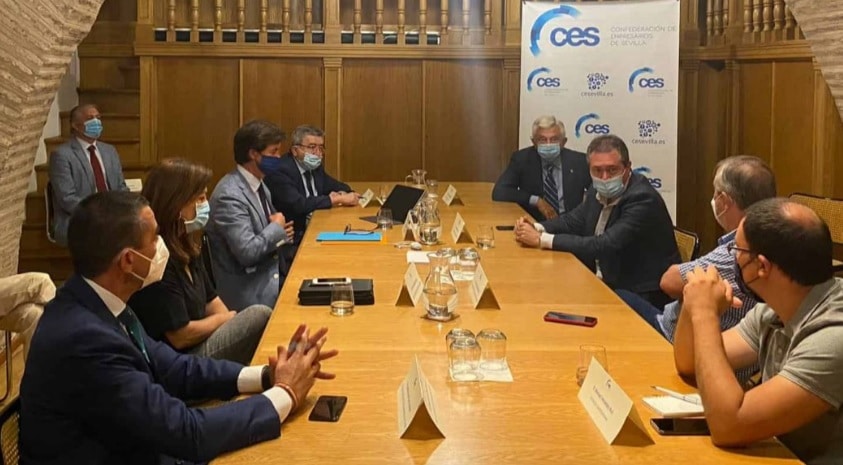 Reunión de Sevilla Ya con el alcalde de Sevilla, Juan Espadas.