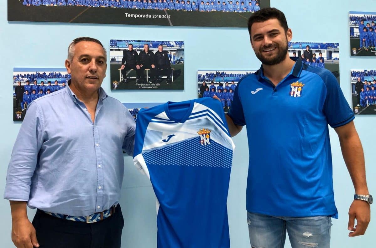 Presentación de Fernando Cepeda como nuevo técnico del Camas C.F. Foto del Camas C.F.