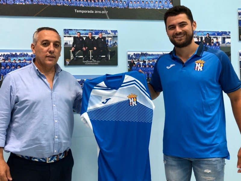 Presentación de Fernando Cepeda como nuevo técnico del Camas C.F. Foto del Camas C.F.