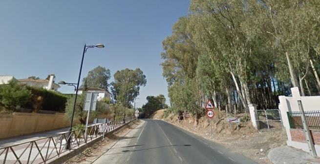Carretera que une Olivares con Sanlúcar la Mayor y donde se construiría el carril bici.