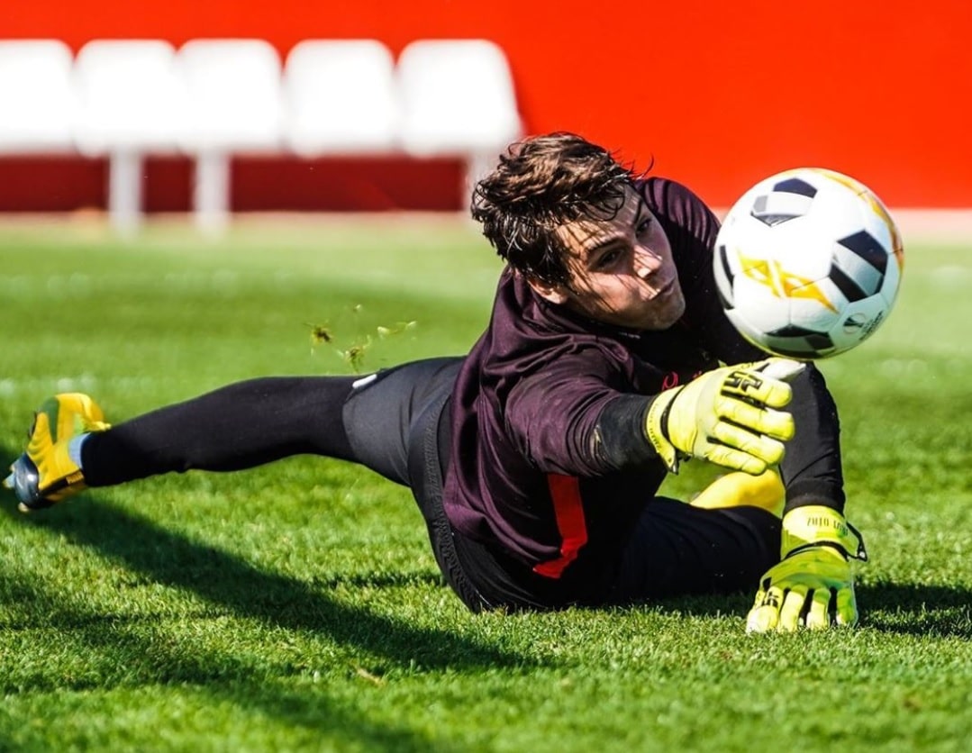 Imagen de Javi Díaz en un entrenamiento con el primer equipo. Foto de SFC.