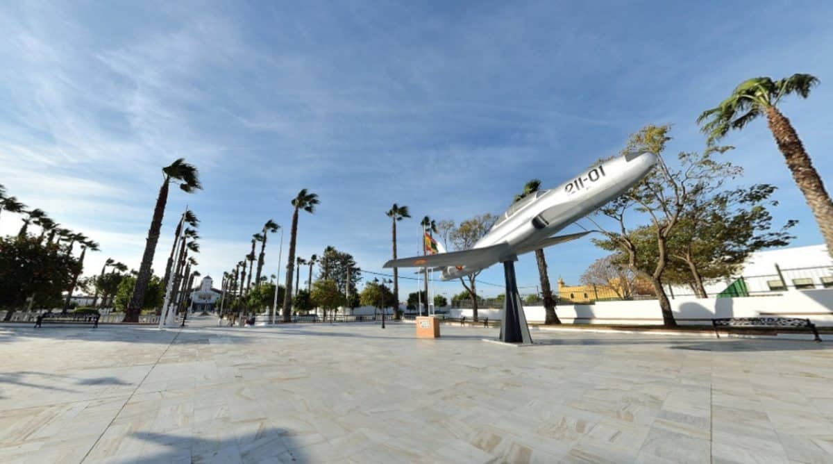 Plaza del Ejército del Aire de Espartinas.