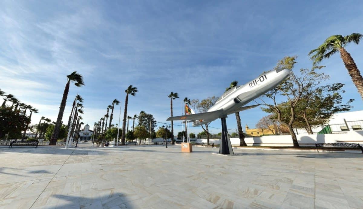 Plaza del Ejército del Aire de Espartinas.