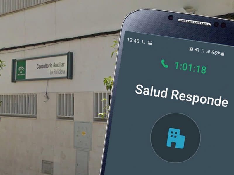 Salud Responde en espera en frente del ambulatorio clausurado de La Pañoleta en Camas.