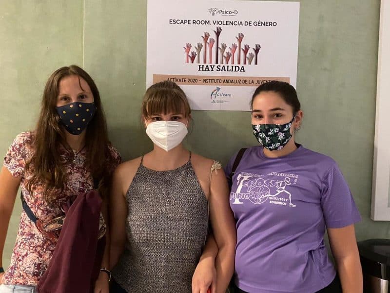 Participantes en el escape room "Hay salida" en Bormujos.
