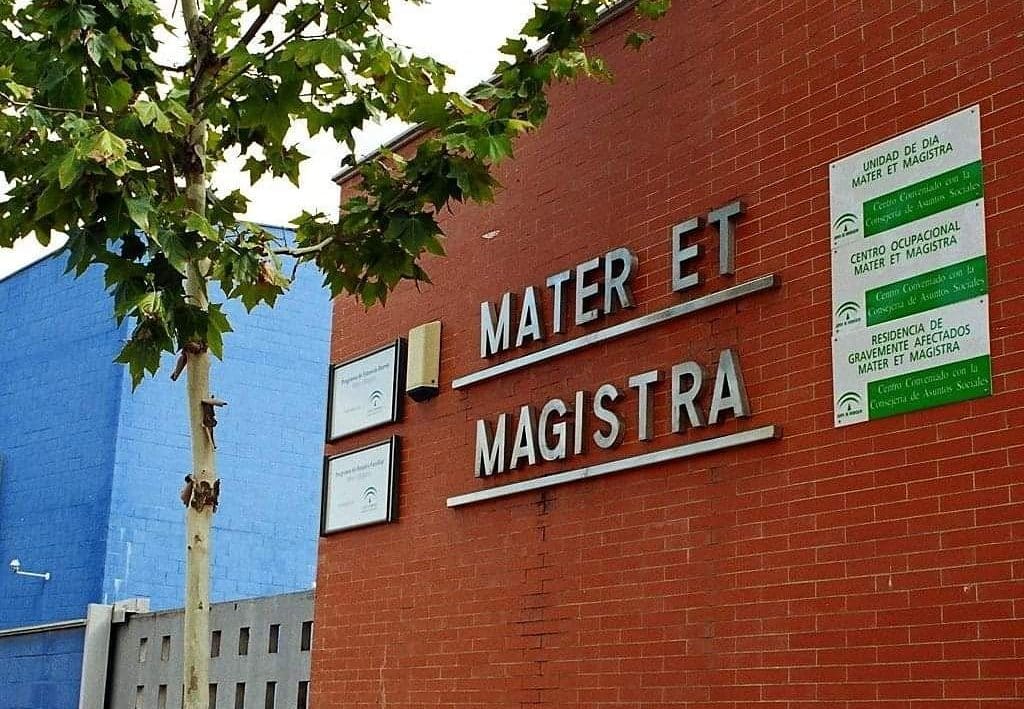 Entrada del centro Mater et Magistra situado entre Mairena del Aljarafe y San Juan de Aznalfarache.