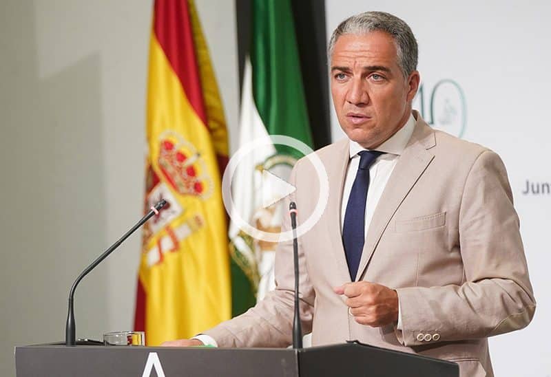 El consejero de Presidencia, Administración Pública e Interior, Elías Bendodo, en la rueda de prensa de hoy.