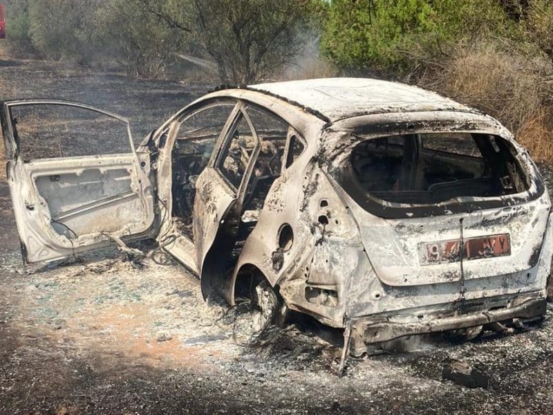 Coche abandonado y quemado en el Aljarafe el pasado mes de septiembre.