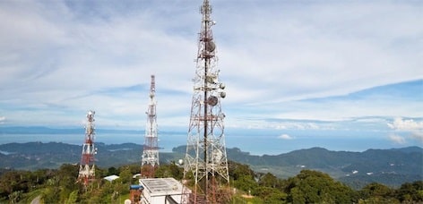 Torres de telecomunicaciones de Axíon. Fuente: Axión.es