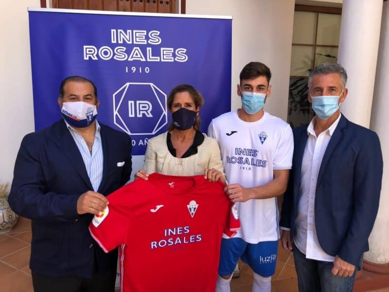 Presentación oficial de la equipación