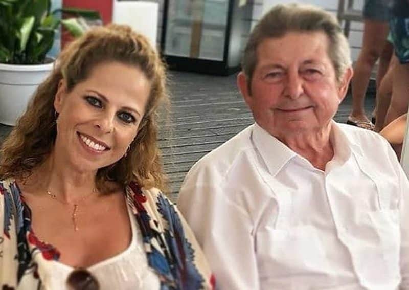 Pastora Soler posa junta a su padre en una imagen que subió la artista a Instagram.