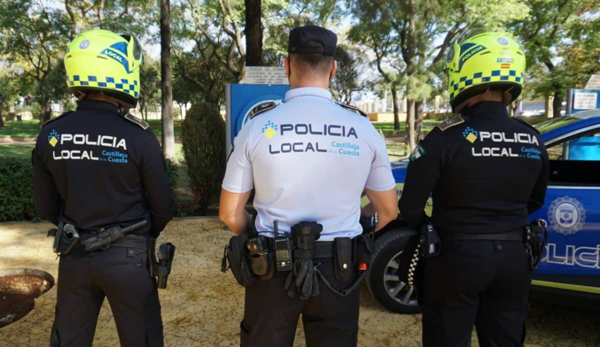 Nueva imagen y uniformes para la Policía Local de Castilleja de la Cuesta.