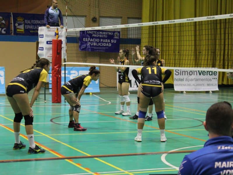 Instantánea del encuentro entre el Mairena Voley Club y el Opportunity CDU Atarfe. Foto del Mairena Voley Club.