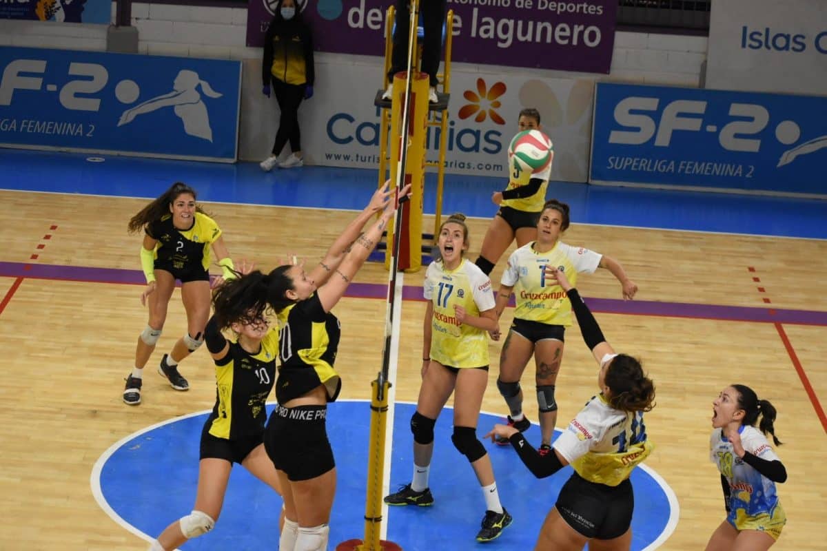 Imagen del encuentro celebrado este domingo entre el Mairena Voley Club y el Aguere de la Laguna.