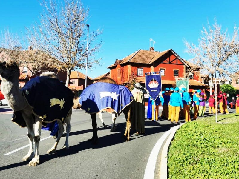 Los Reyes Magos llegan a la acampada de Bormujos donde permanecerán hasta el 5 de enero. Foto: Ayto. Bormujos.