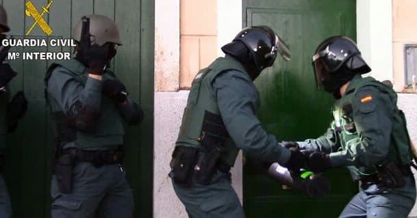 Foto de archivo de la Guardia Civil en un registro contra el narco.
