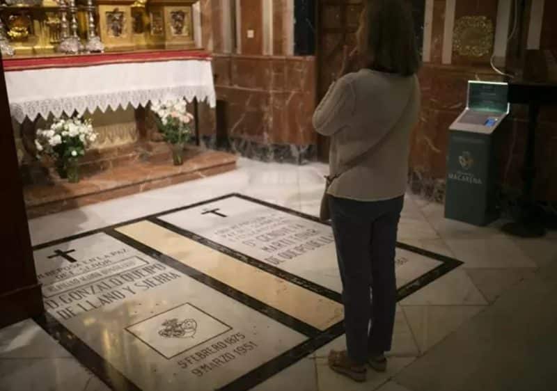 Imágenes de recurso de la tumba del general franquista Queipo de Llano y Sierra en la Basílica de la Macarena. Europa Press