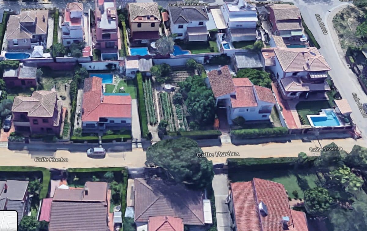 Parcela de la Calle Huelva donde se halló la cabaña prehistórica.