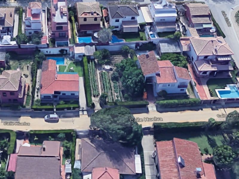 Parcela de la Calle Huelva donde se halló la cabaña prehistórica.