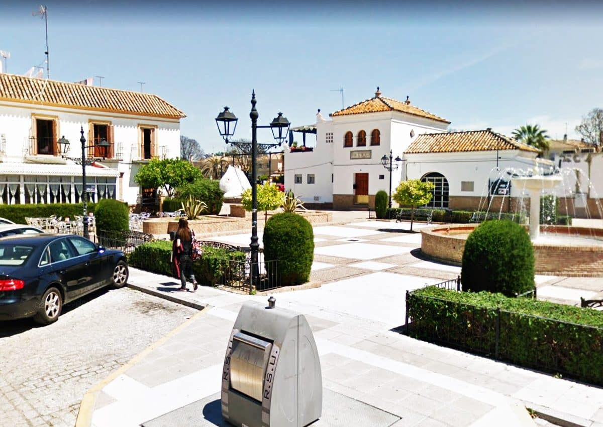 Plaza del Duque de Alba de Gelves.