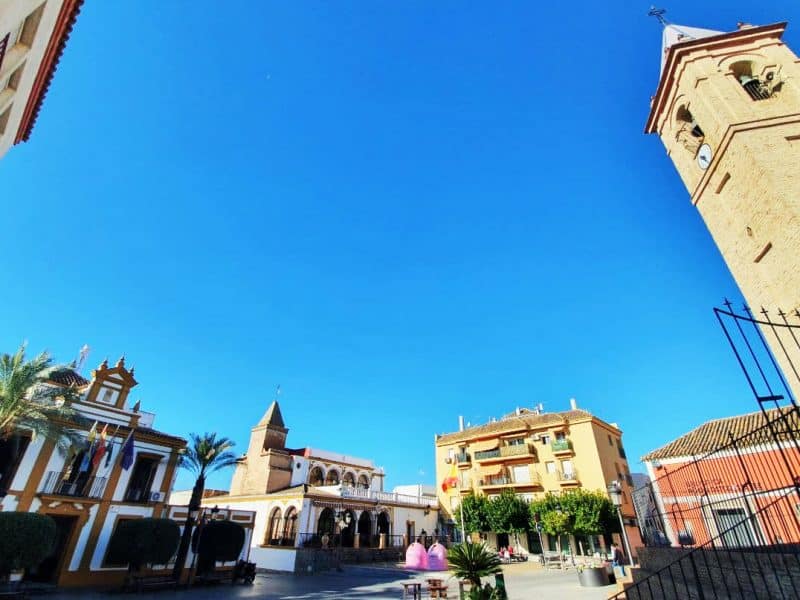 Plaza de España de Gines. Foto de Aljarafe Digital.