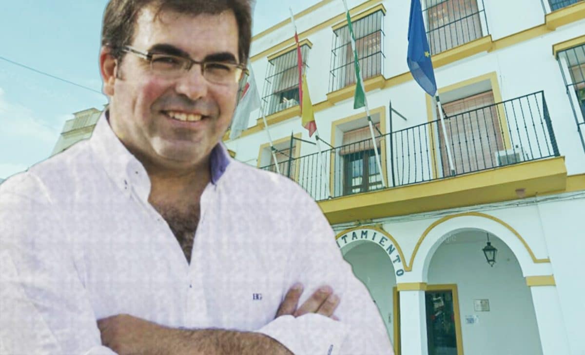 Andrés Parrado, líder del PP de Coria del Río.