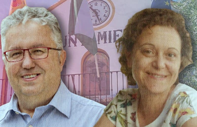 El alcalde Francisco Molina y la concejala de Podemos, Yésica Sposati.