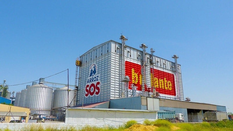 Imagen de archivo de la factoría de Arrocerías Herba en San Juan de Aznalfarache EBRO FOODS.