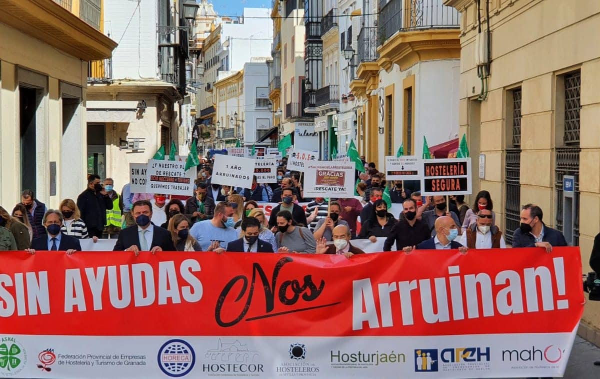 Manifestación de los hosteleros en el centro de Sevilla. Asociación de Hosteleros de Sevilla y Provincia.