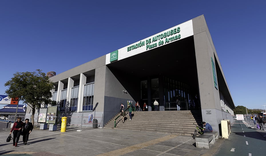 Exterior de la estación de autobuses Plaza de Armas de Sevilla, que la Junta de Andalucía va a reformar.