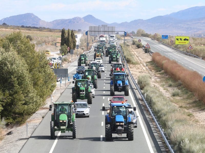 Foto de archivo de tractores andaluces en protesta.