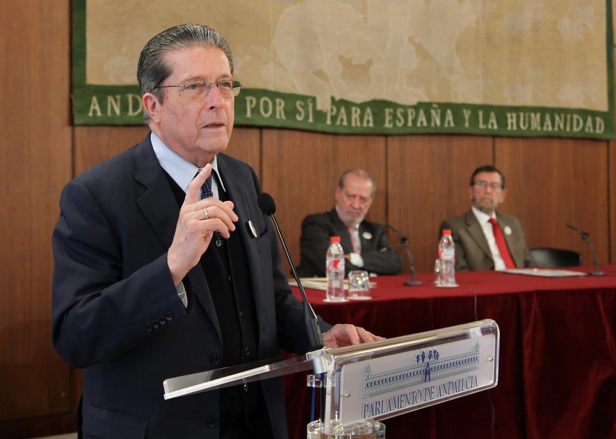 Federico Mayor Zaragoza, exdirector general de la UNESCO. Foto del Parlamento de Andalucía.