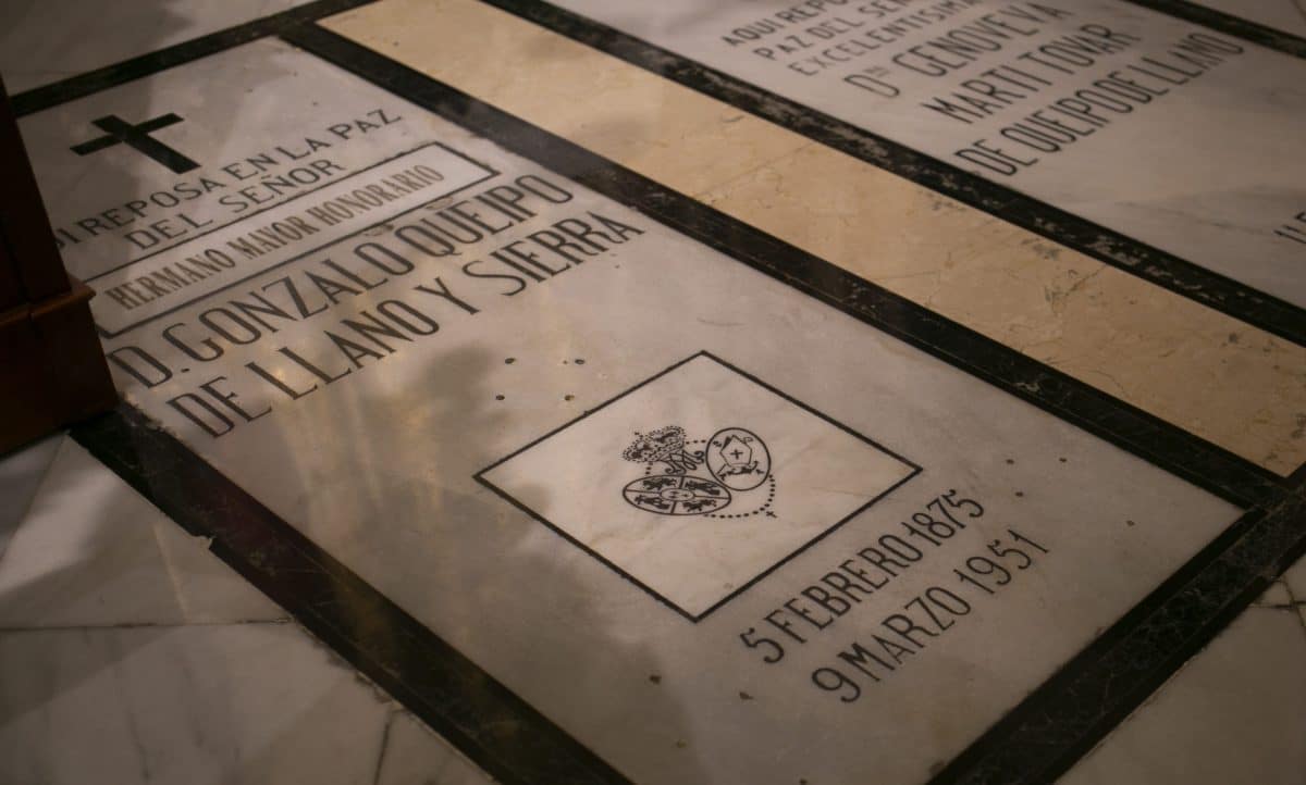 Tumba de Queipo de Llano en la Basílica de la Macarena. Europa Press.
