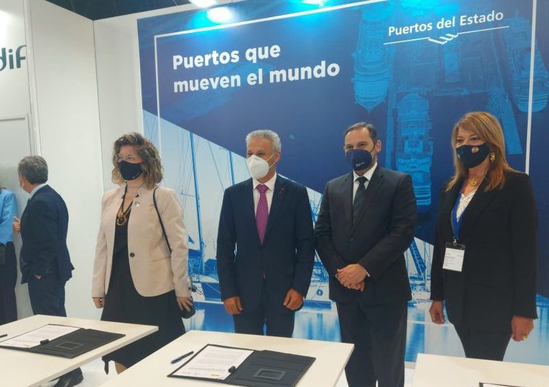 Firma del acuerdo para la inversión de Puerto de Huelva.