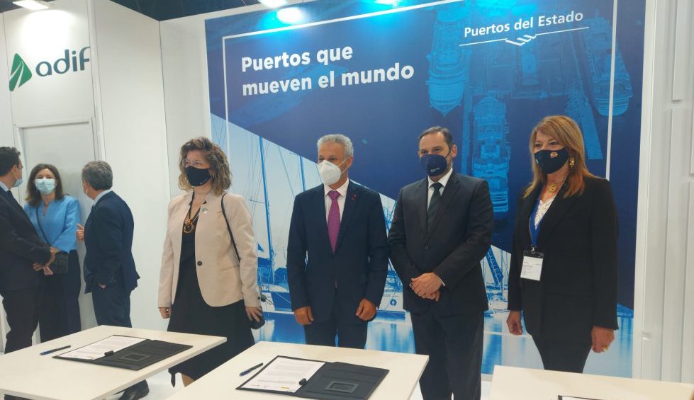 Firma del acuerdo para la inversión de Puerto de Huelva.