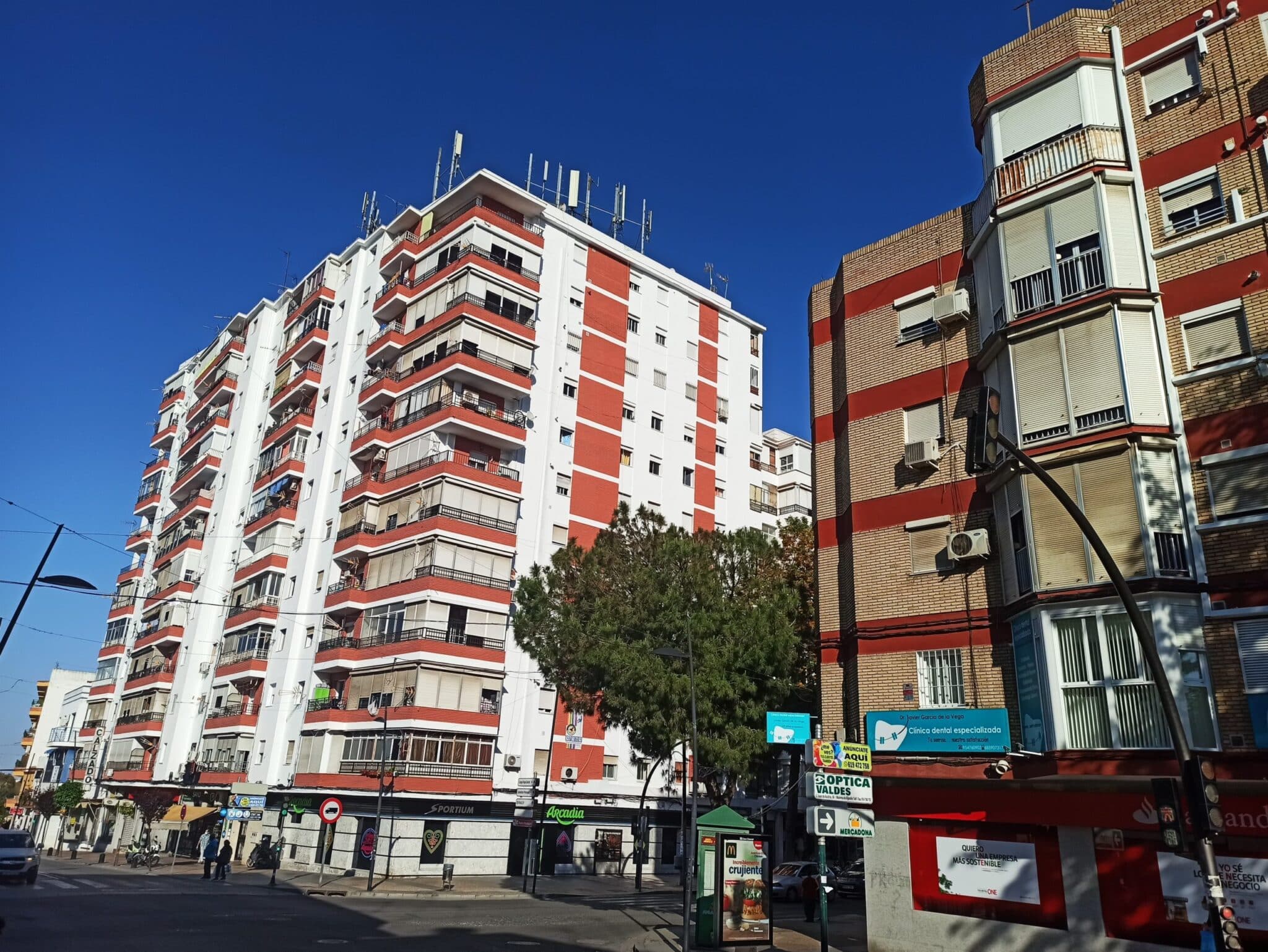 Bloques de viviendas en San Juan de Aznalfarache EUROPA PRESS