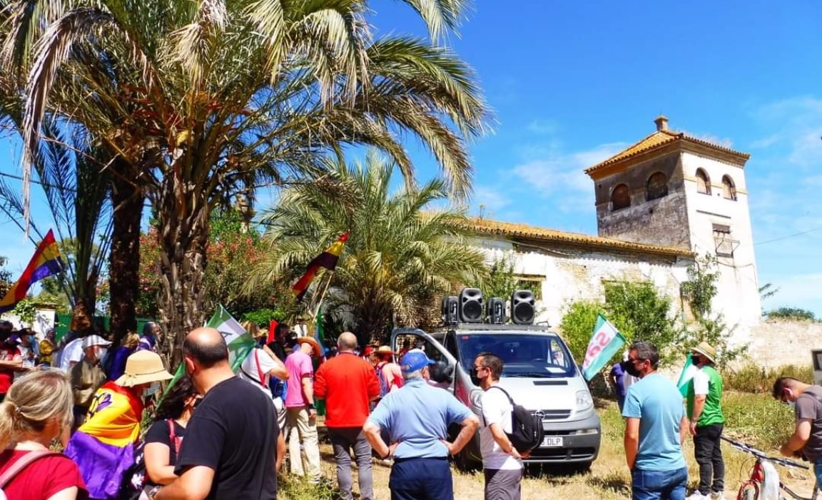 Marcha hacia la el cortijo de Gambogaz el pasado 15 de mayo de 2021. Foto de IU El Viso.