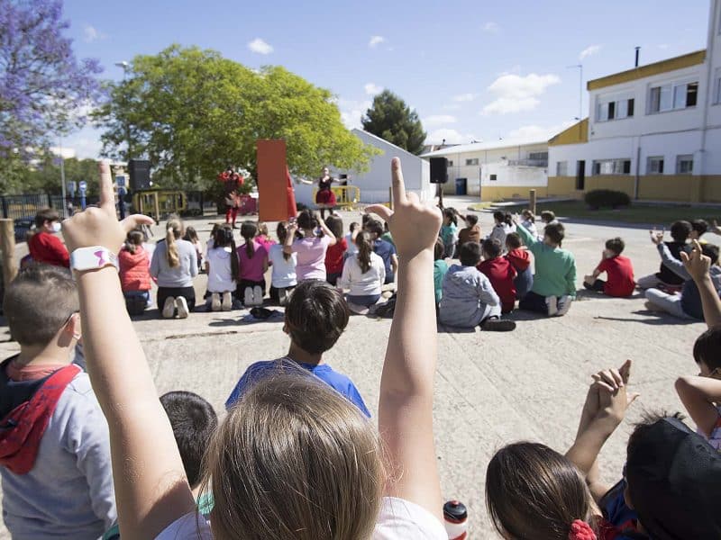 Niños en la Primavera del Libro en Mairena del Aljarafe.