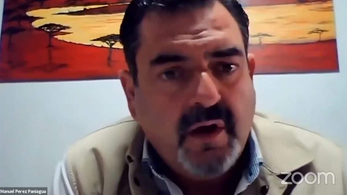 Manuel Pérez Paniagua durante un pleno de San Juan de Aznalfarache.