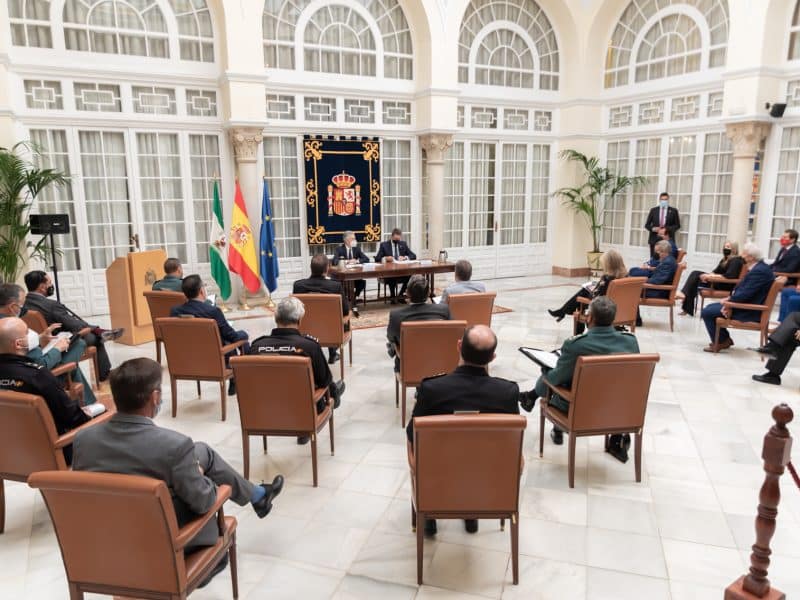 Reunión presidida por el Ministro del Interior a la que acude el alcalde de Santiponce, Justo Delgado.