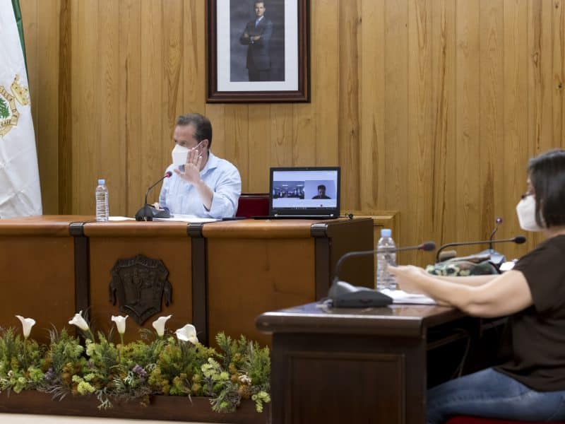 Delegada de Acción Social, Soledad Rodríguez y el alcalde Antonio Conde.