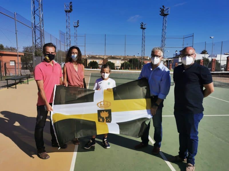 Irene Basalo junto a sus padres el alcalde y el delegado de deportes