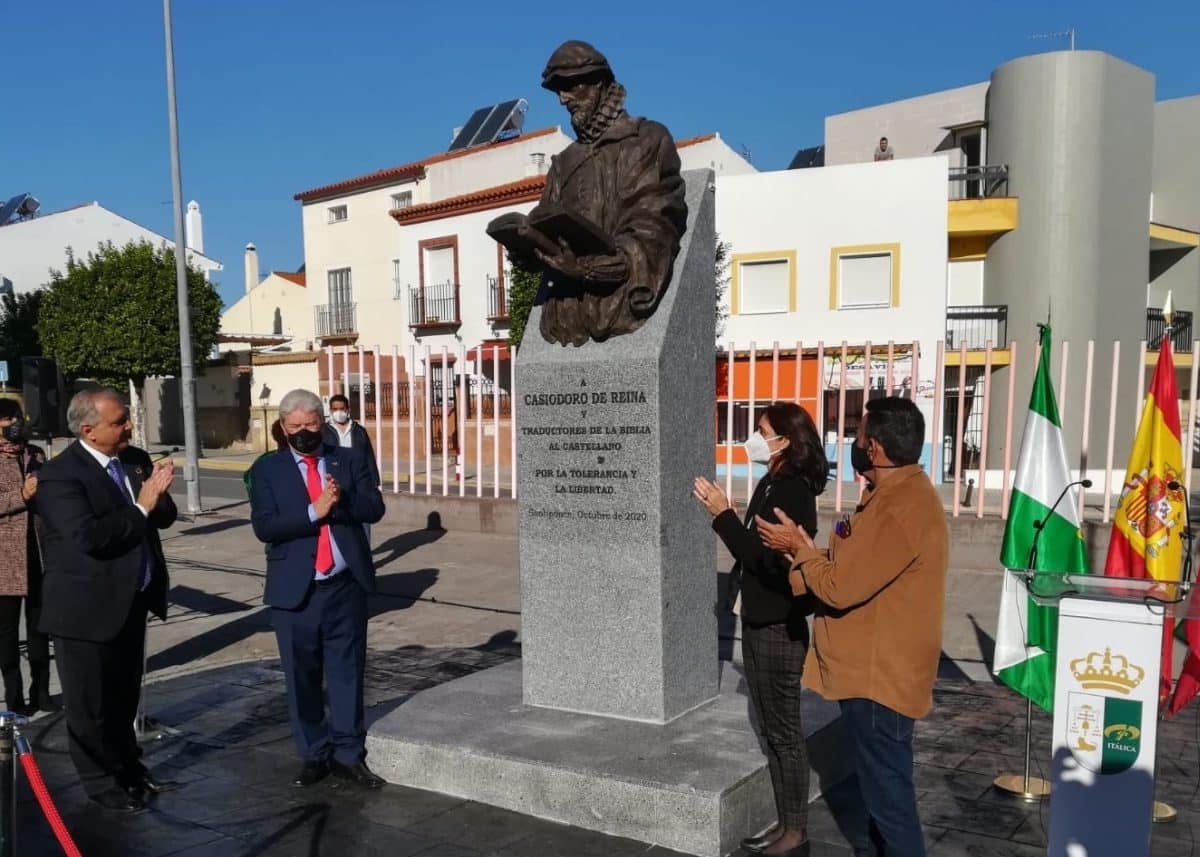 Inauguración de la estatua a Casiodoro de Reina en Santiponce.